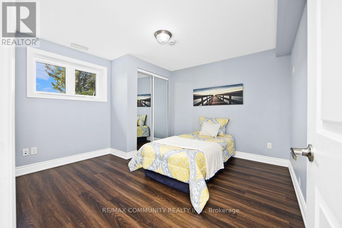 58 Clamerten Road, Whitchurch-Stouffville, ON - Indoor Photo Showing Bedroom