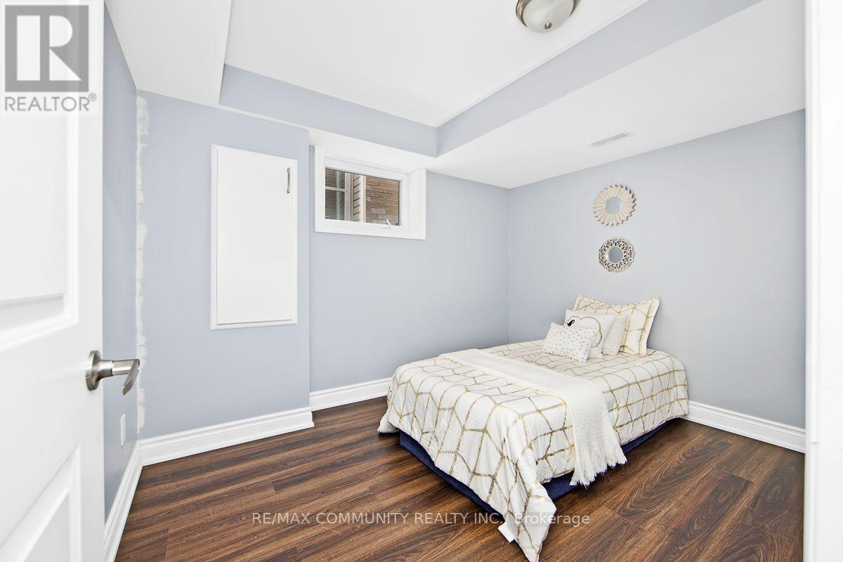 58 Clamerten Road, Whitchurch-Stouffville, ON - Indoor Photo Showing Bedroom