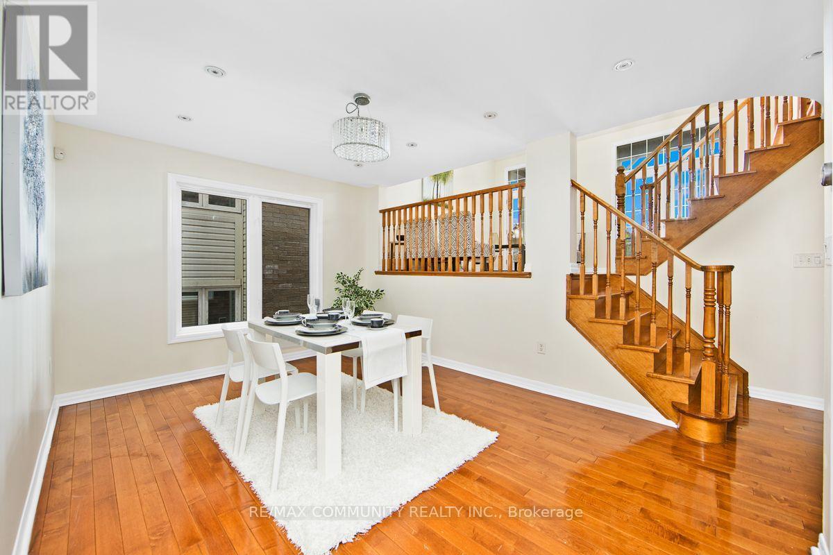 58 Clamerten Road, Whitchurch-Stouffville, ON - Indoor Photo Showing Dining Room