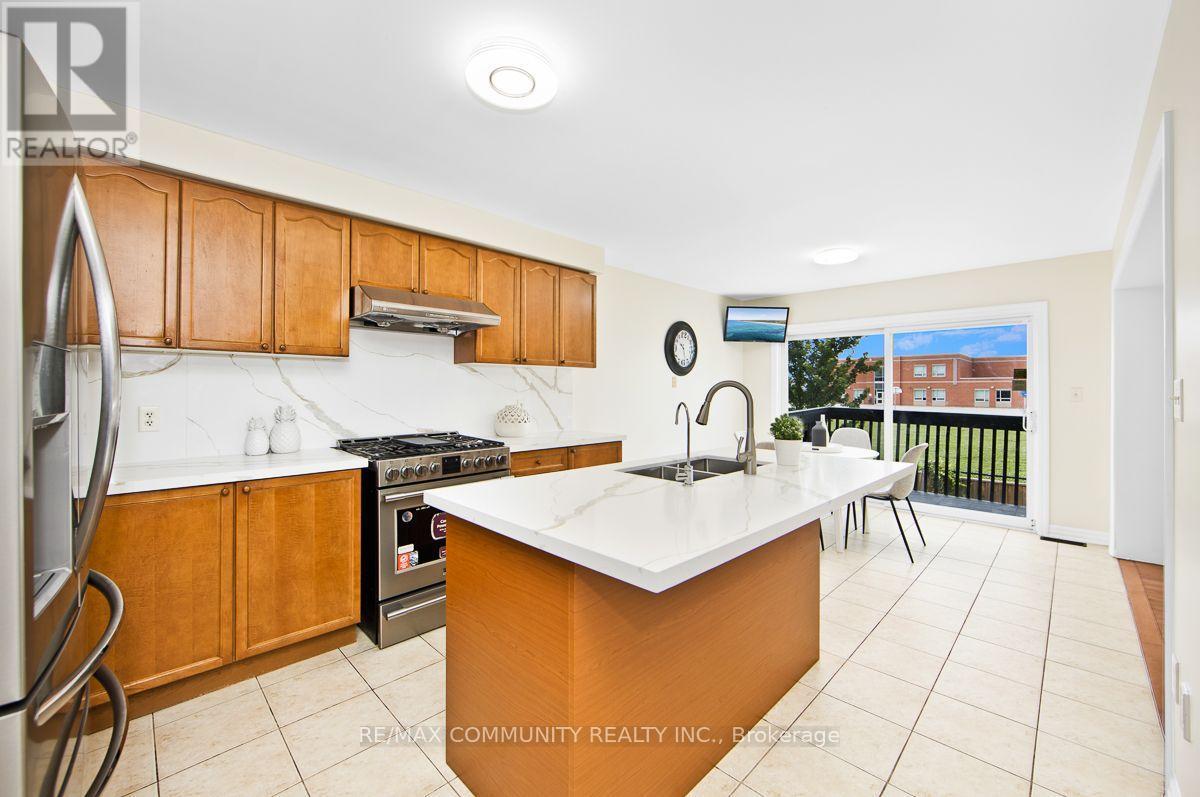 58 Clamerten Road, Whitchurch-Stouffville, ON - Indoor Photo Showing Kitchen With Stainless Steel Kitchen With Double Sink