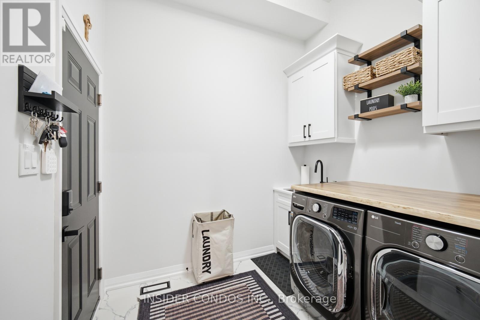 1521 Stovell Crescent, Innisfil, ON - Indoor Photo Showing Laundry Room