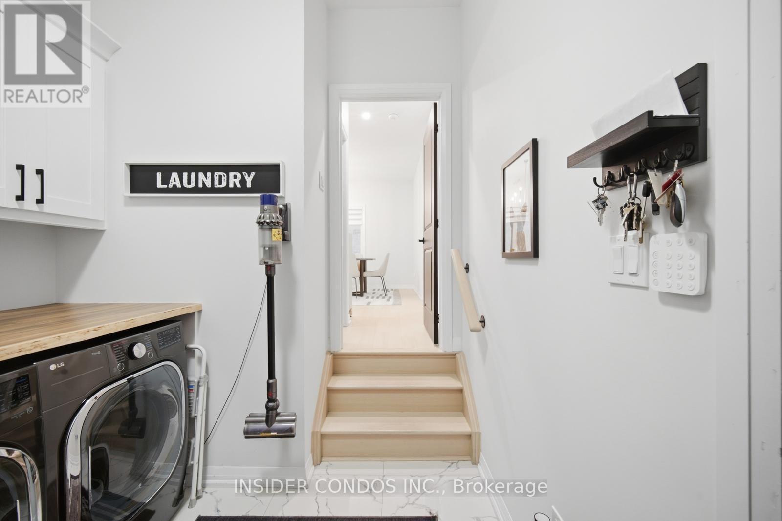 1521 Stovell Crescent, Innisfil, ON - Indoor Photo Showing Laundry Room