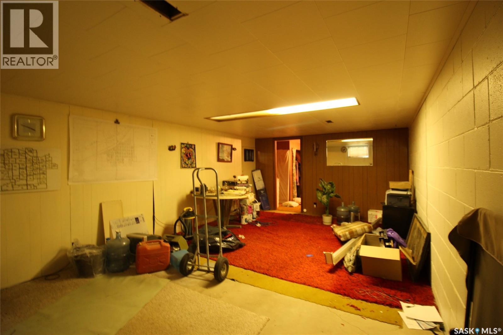 3169 Rutland Avenue, Gull Lake, SK - Indoor