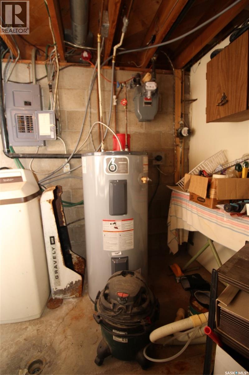 3169 Rutland Avenue, Gull Lake, SK - Indoor Photo Showing Basement