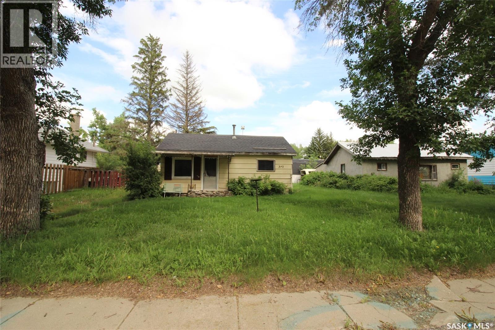 3169 Rutland Avenue, Gull Lake, SK - Outdoor