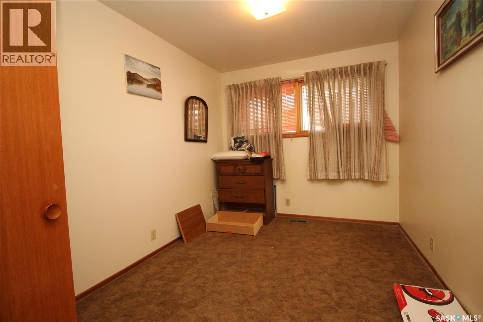 3169 Rutland Avenue, Gull Lake, SK - Indoor