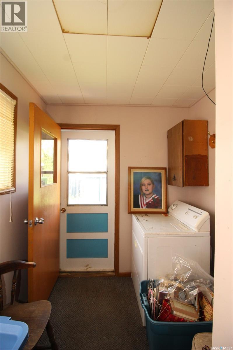 3169 Rutland Avenue, Gull Lake, SK - Indoor Photo Showing Laundry Room
