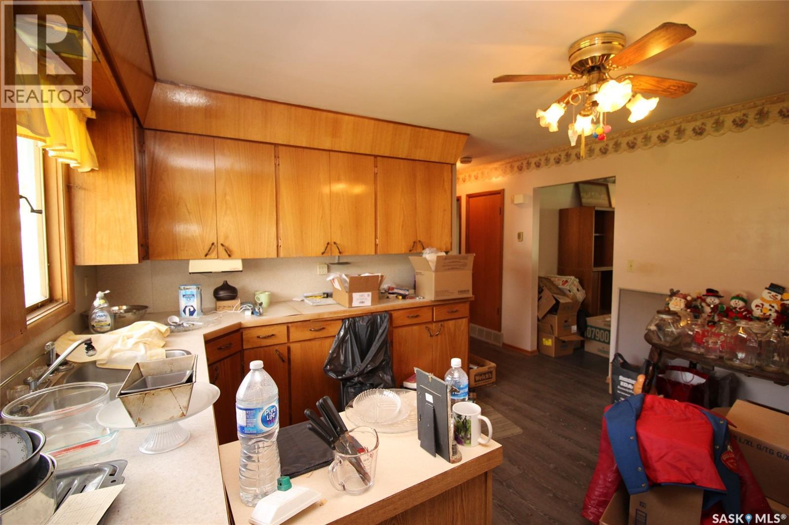 3169 Rutland Avenue, Gull Lake, SK - Indoor