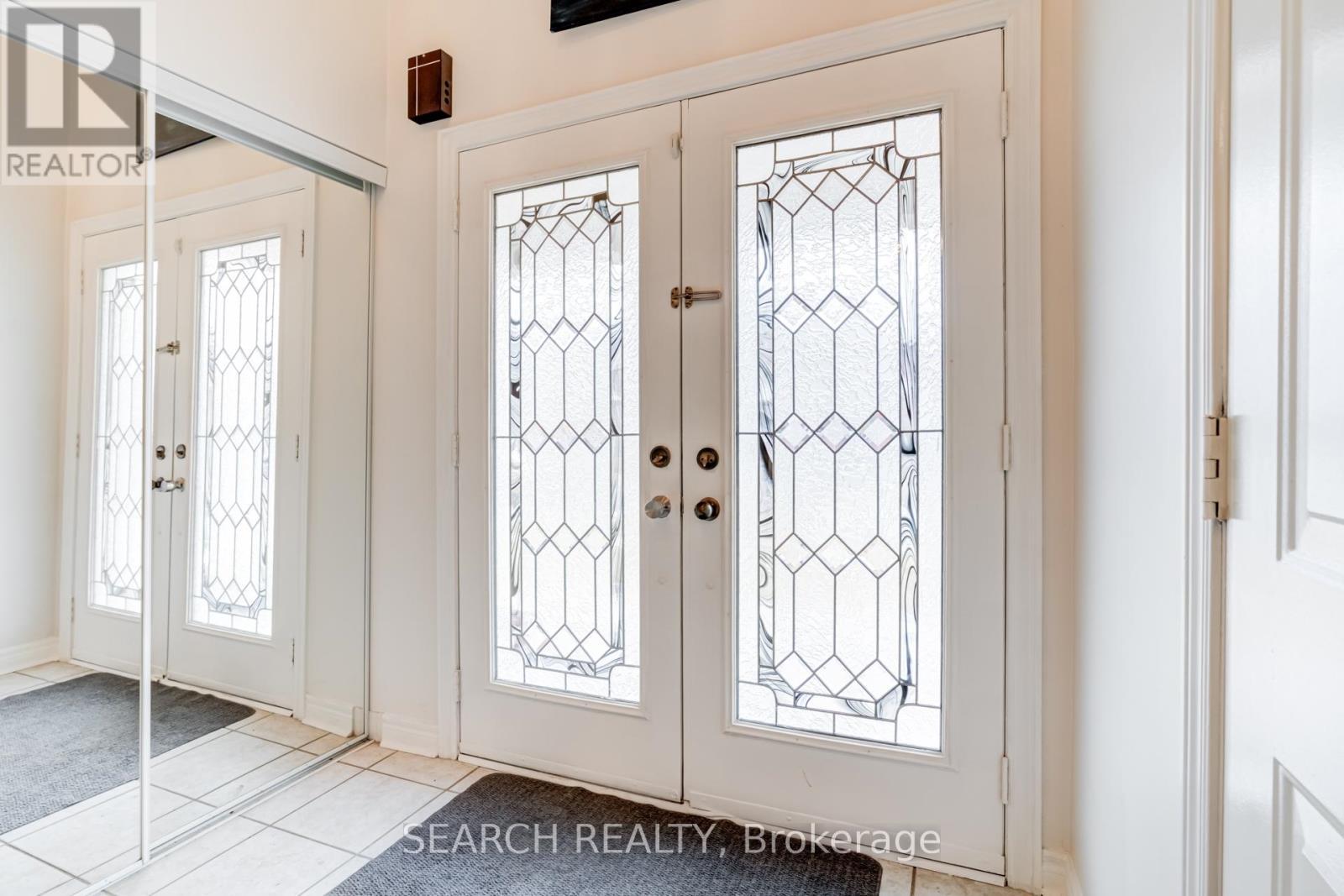 19 Treeline Boulevard, Brampton, ON - Indoor Photo Showing Other Room
