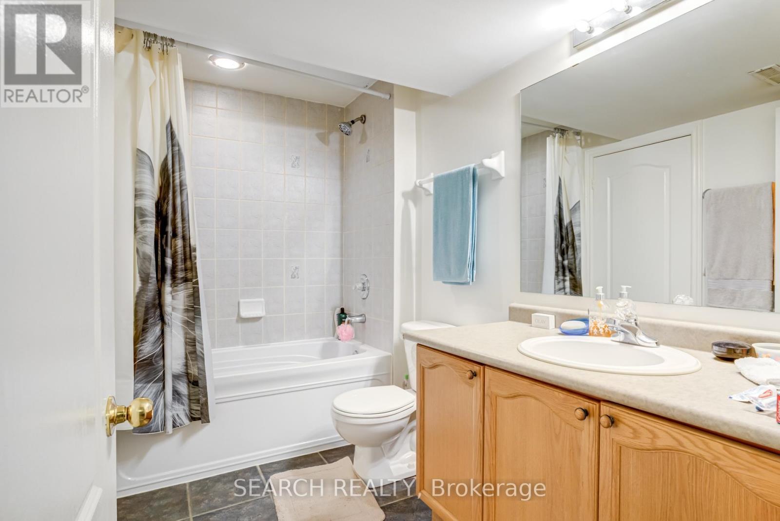 19 Treeline Boulevard, Brampton, ON - Indoor Photo Showing Bathroom