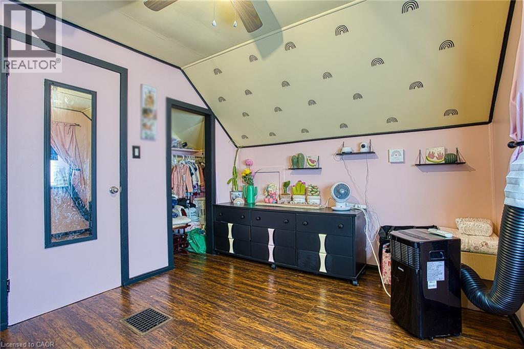139 Glassco Avenue N, Hamilton, ON - Indoor Photo Showing Other Room