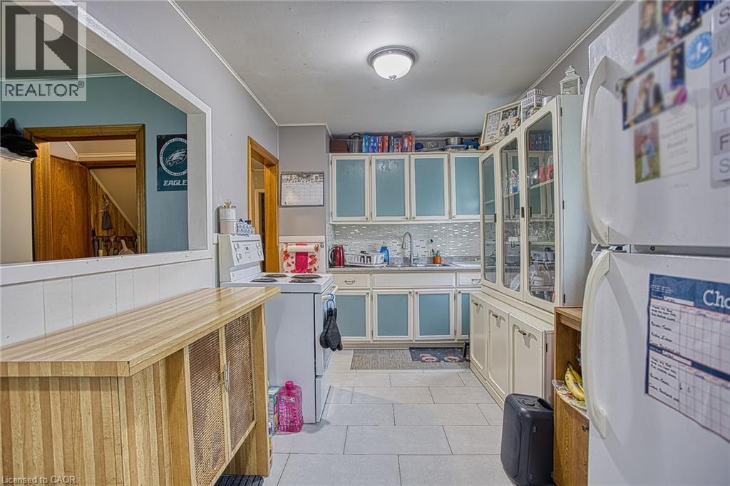 139 Glassco Avenue N, Hamilton, ON - Indoor