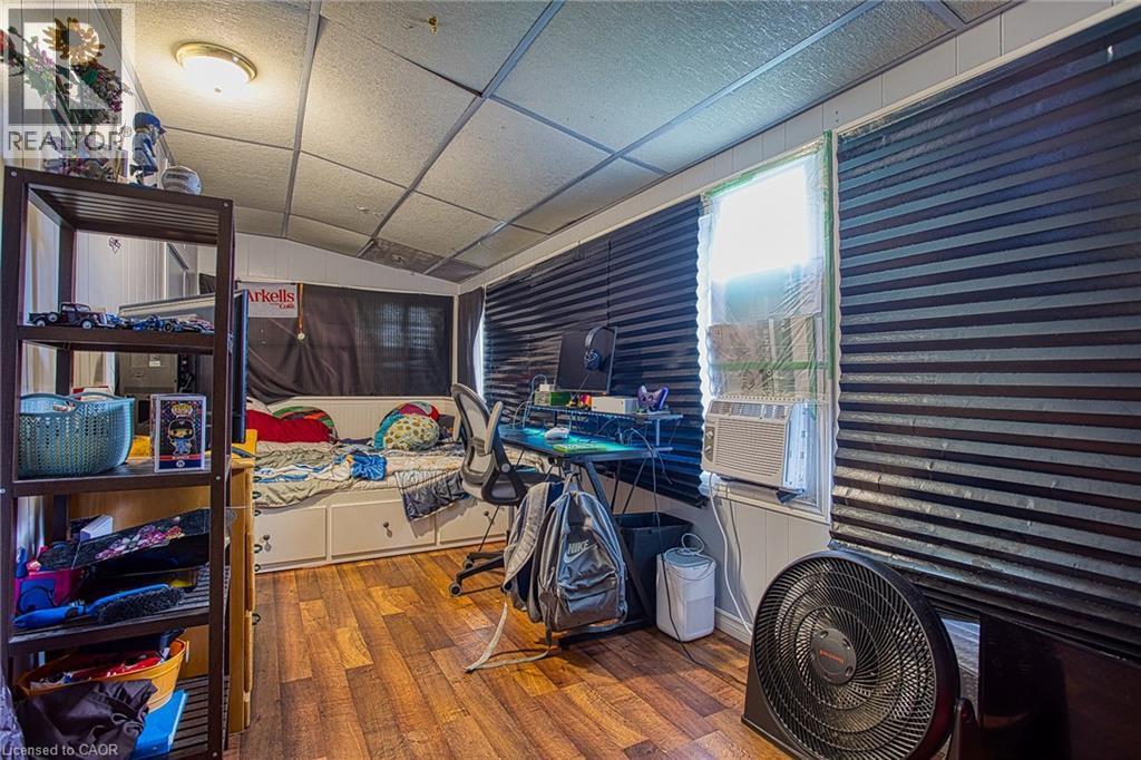 139 Glassco Avenue N, Hamilton, ON - Indoor