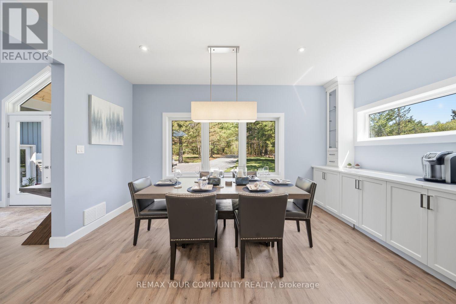 142 Bentley Lake Loop, Faraday, ON - Indoor Photo Showing Dining Room