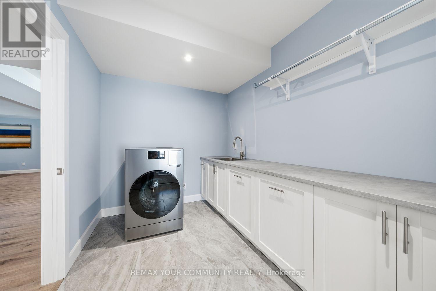 142 Bentley Lake Loop, Faraday, ON - Indoor Photo Showing Laundry Room
