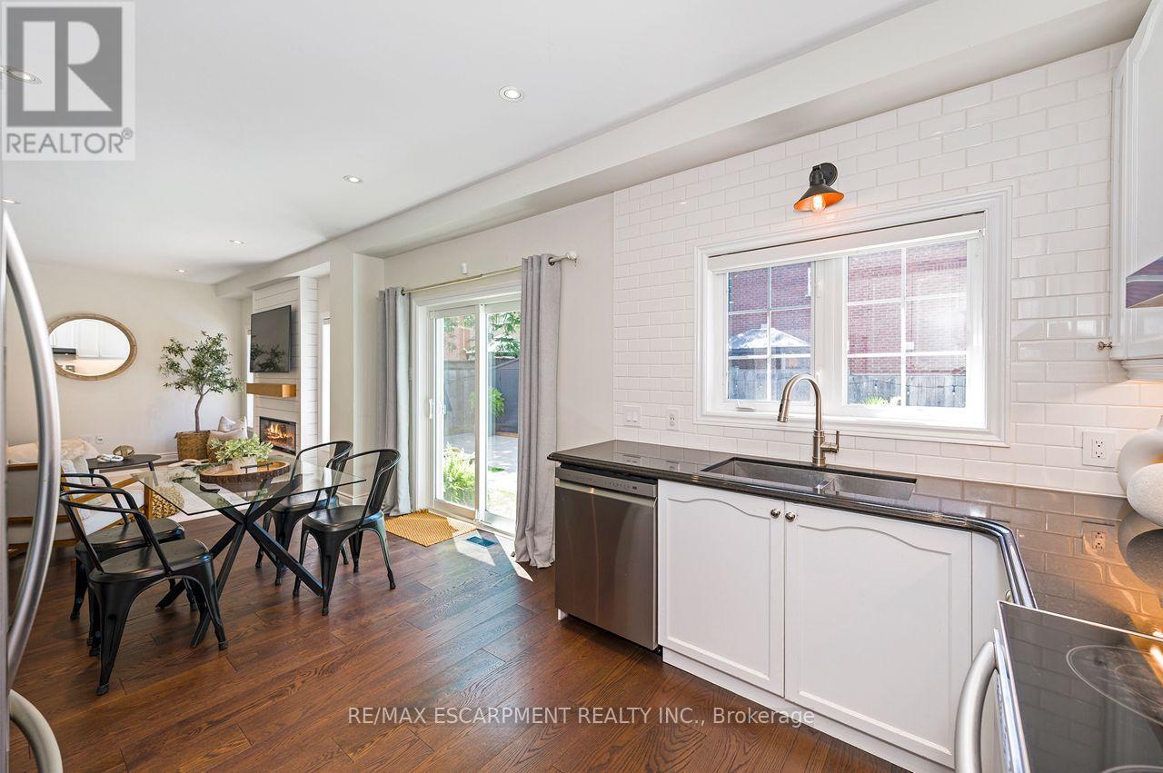 33 Dewsbury Way, Hamilton, ON - Indoor