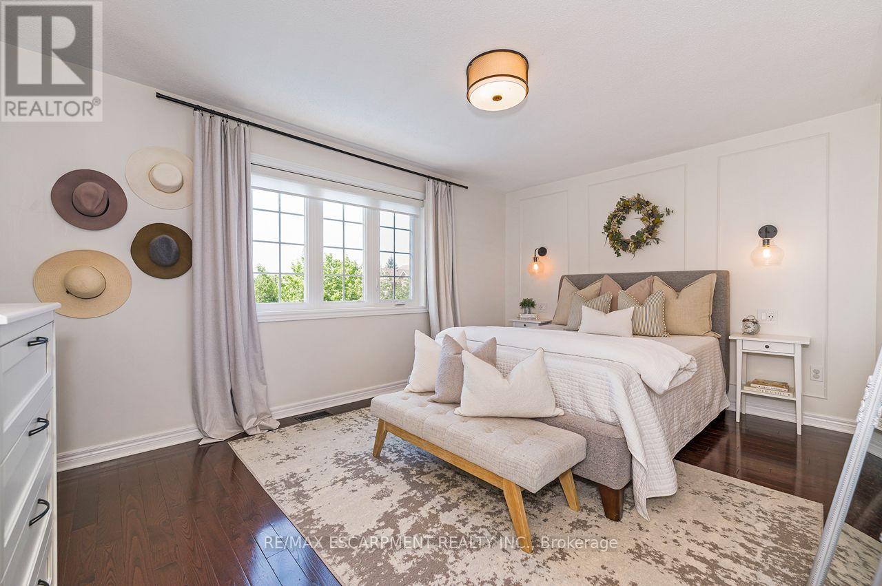 33 Dewsbury Way, Hamilton, ON - Indoor Photo Showing Bedroom