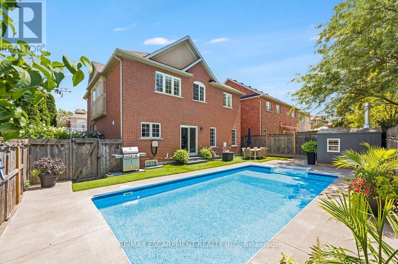 33 Dewsbury Way, Hamilton, ON - Outdoor With In Ground Pool