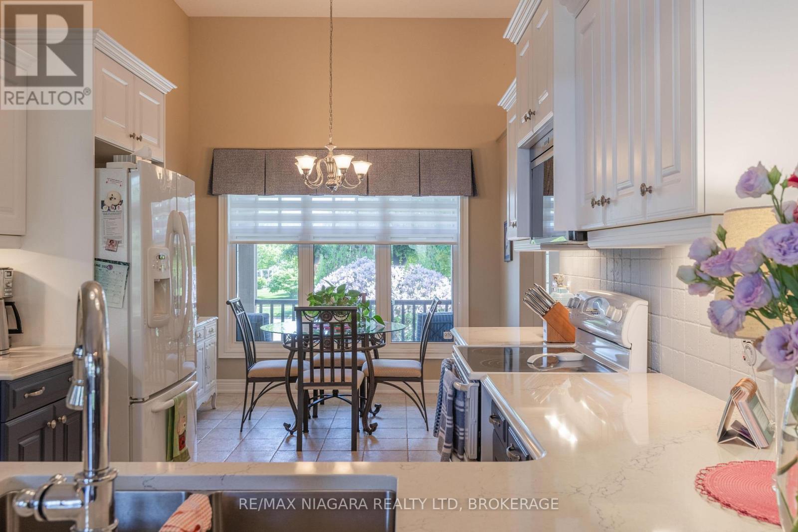Main Level - Kitchen - 3538 Algonquin Drive, Fort Erie (Ridgeway), ON - Indoor