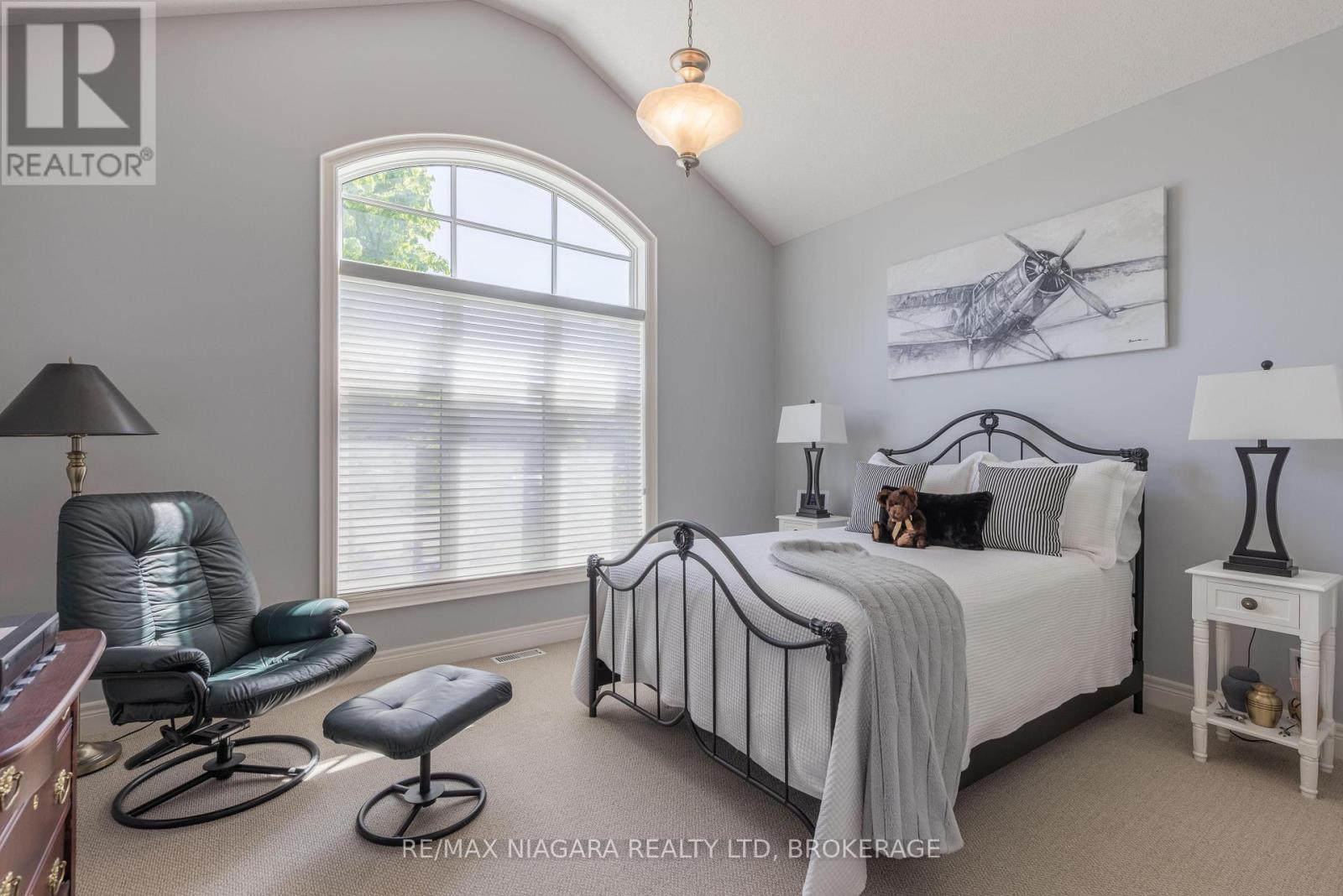 Main Level - Bedroom 2 - 3538 Algonquin Drive, Fort Erie (Ridgeway), ON - Indoor Photo Showing Bedroom