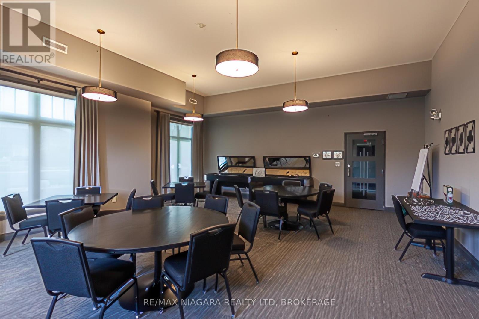 The Algonquin Club - 3538 Algonquin Drive, Fort Erie (Ridgeway), ON - Indoor Photo Showing Dining Room