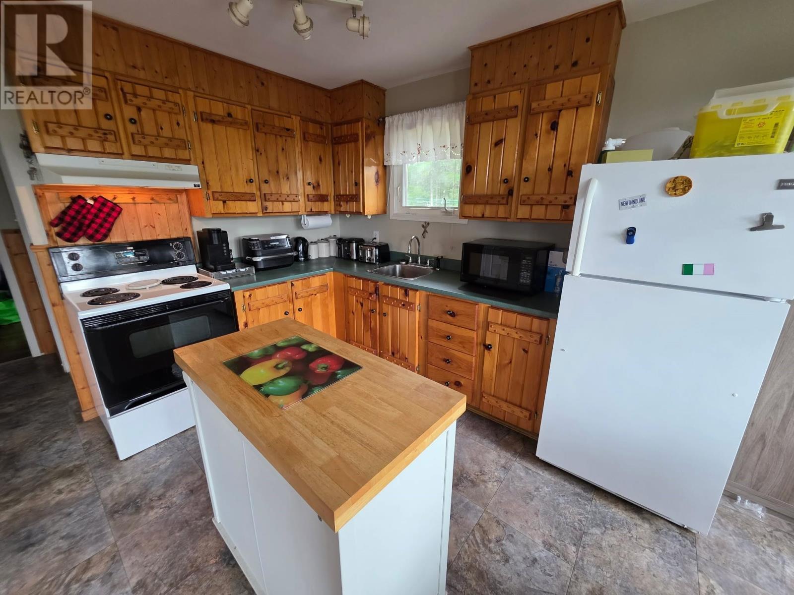 71 Strawberry Hill Road, Brigus Junction, NL - Indoor Photo Showing Kitchen