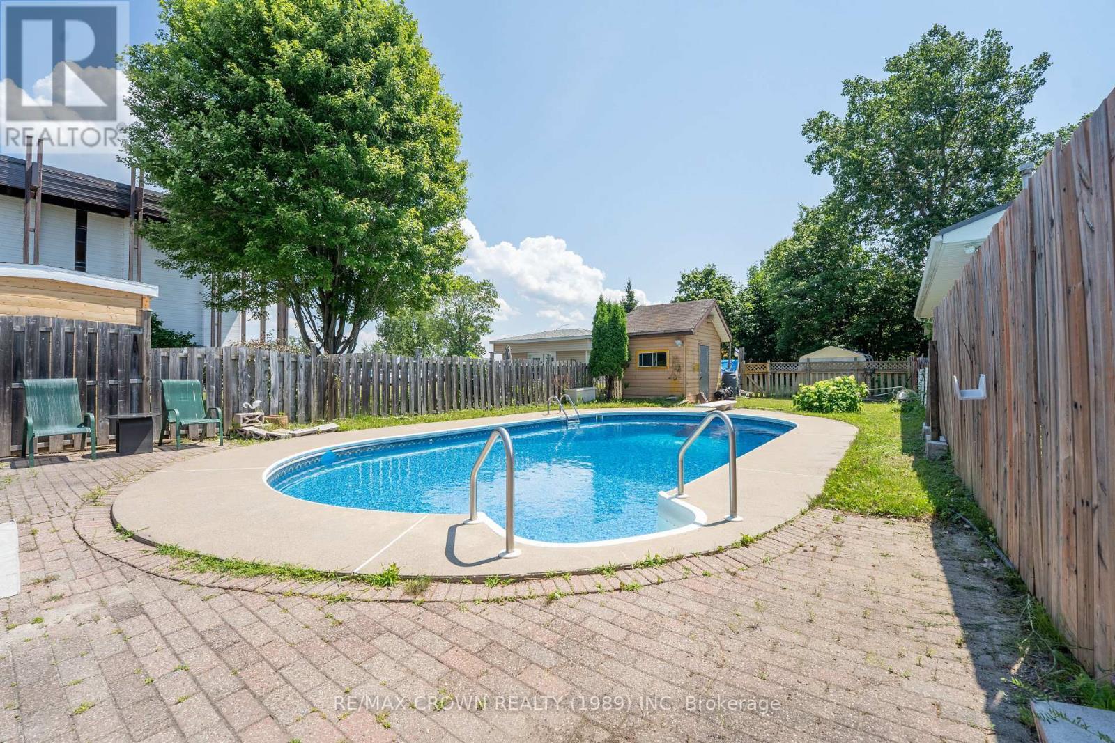 307 Mckenzie Avenue, North Bay (Widdifield), ON - Outdoor With In Ground Pool With Backyard