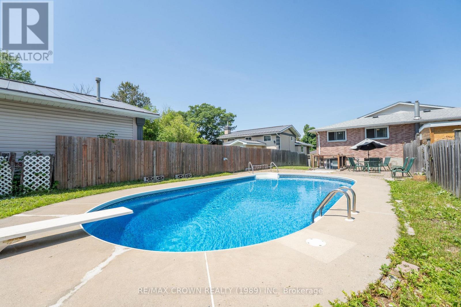 307 Mckenzie Avenue, North Bay (Widdifield), ON - Outdoor With In Ground Pool
