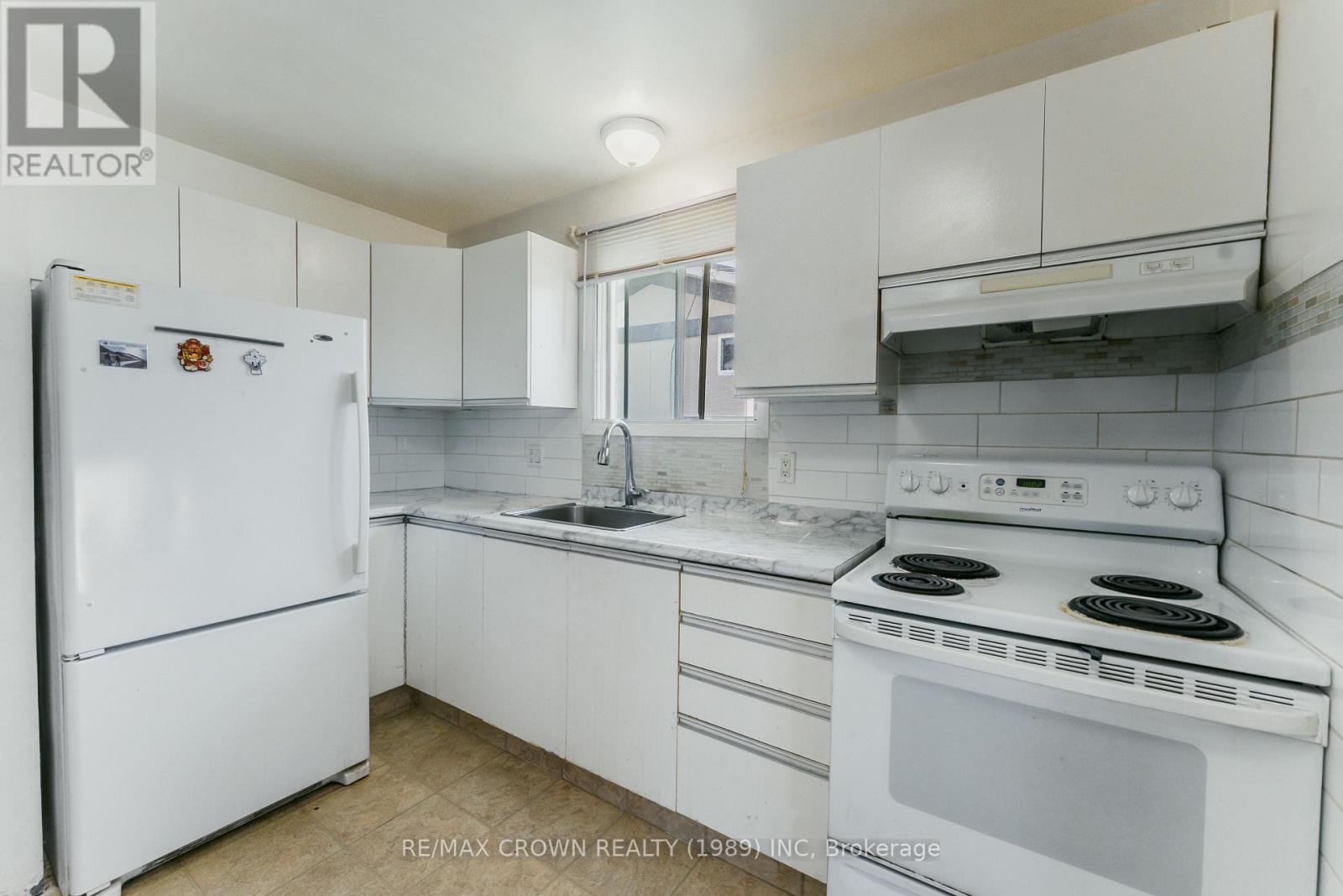 307 Mckenzie Avenue, North Bay (Widdifield), ON - Indoor Photo Showing Kitchen