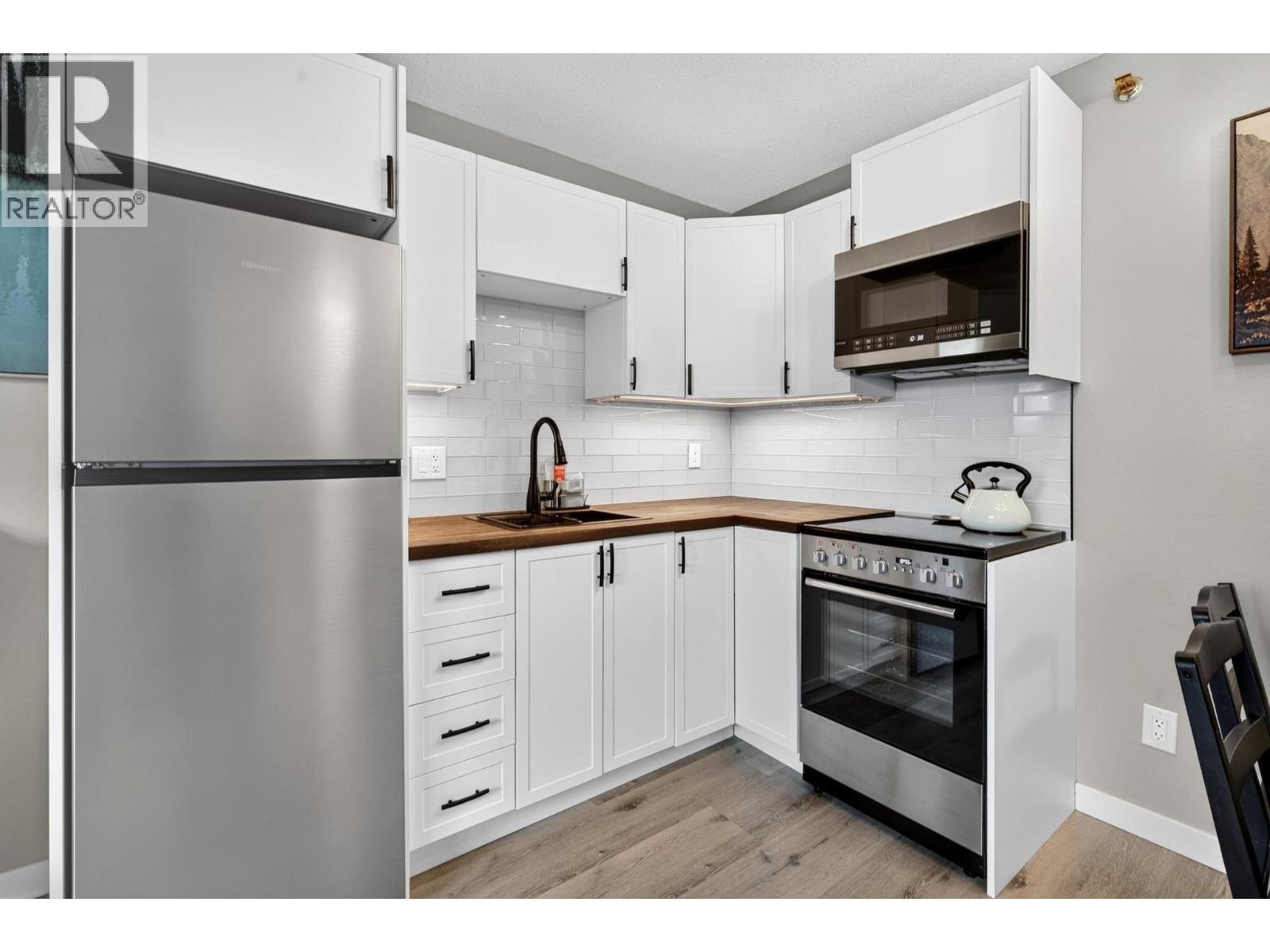 20 Kettle View Road Unit# 206, Big White, BC - Indoor Photo Showing Kitchen With Stainless Steel Kitchen With Upgraded Kitchen