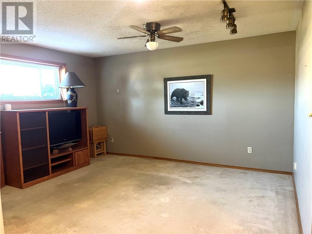 56 Rutland Avenue, Markstay-Warren, ON - Indoor Photo Showing Other Room