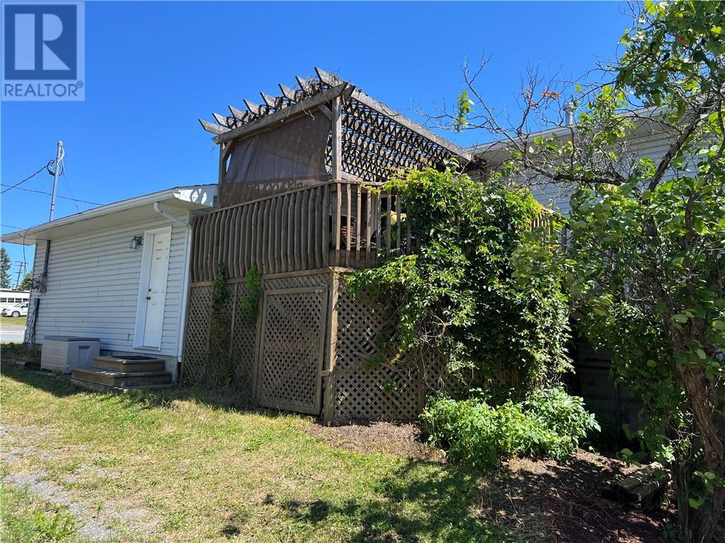 56 Rutland Avenue, Markstay-Warren, ON - Outdoor