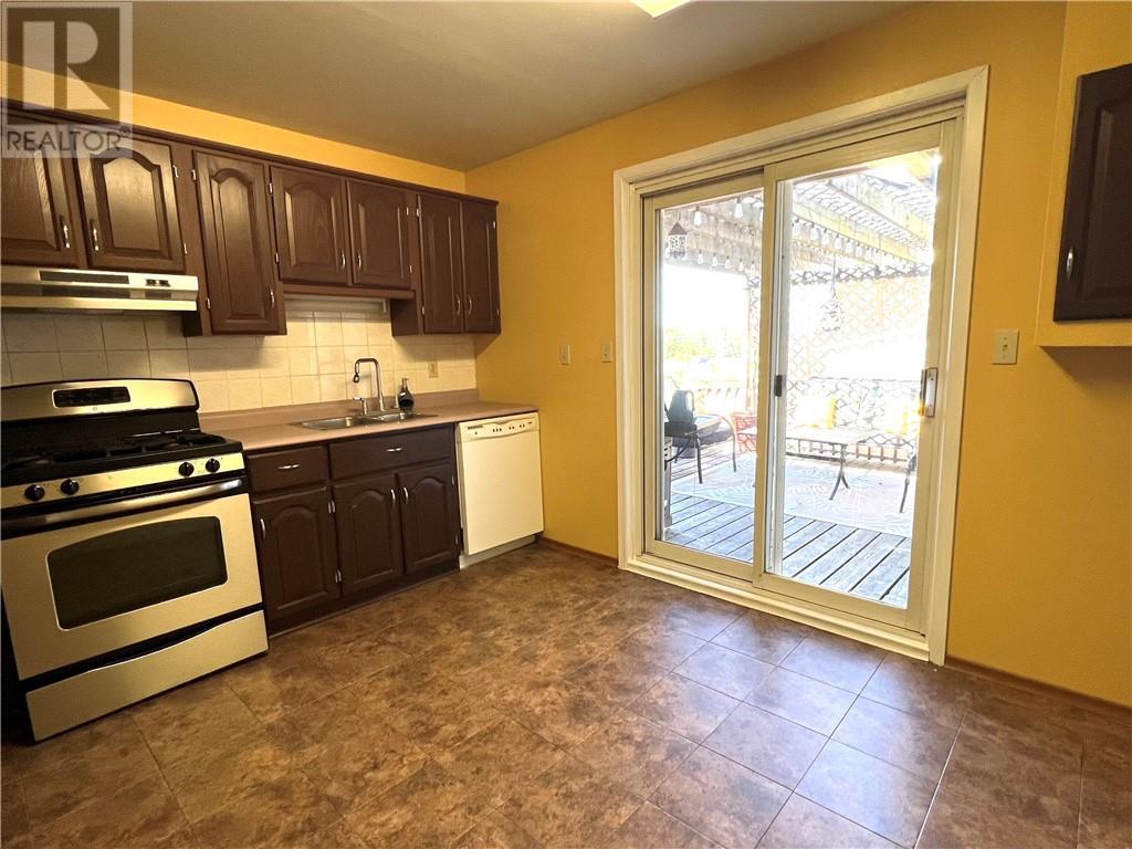 56 Rutland Avenue, Markstay-Warren, ON - Indoor Photo Showing Kitchen