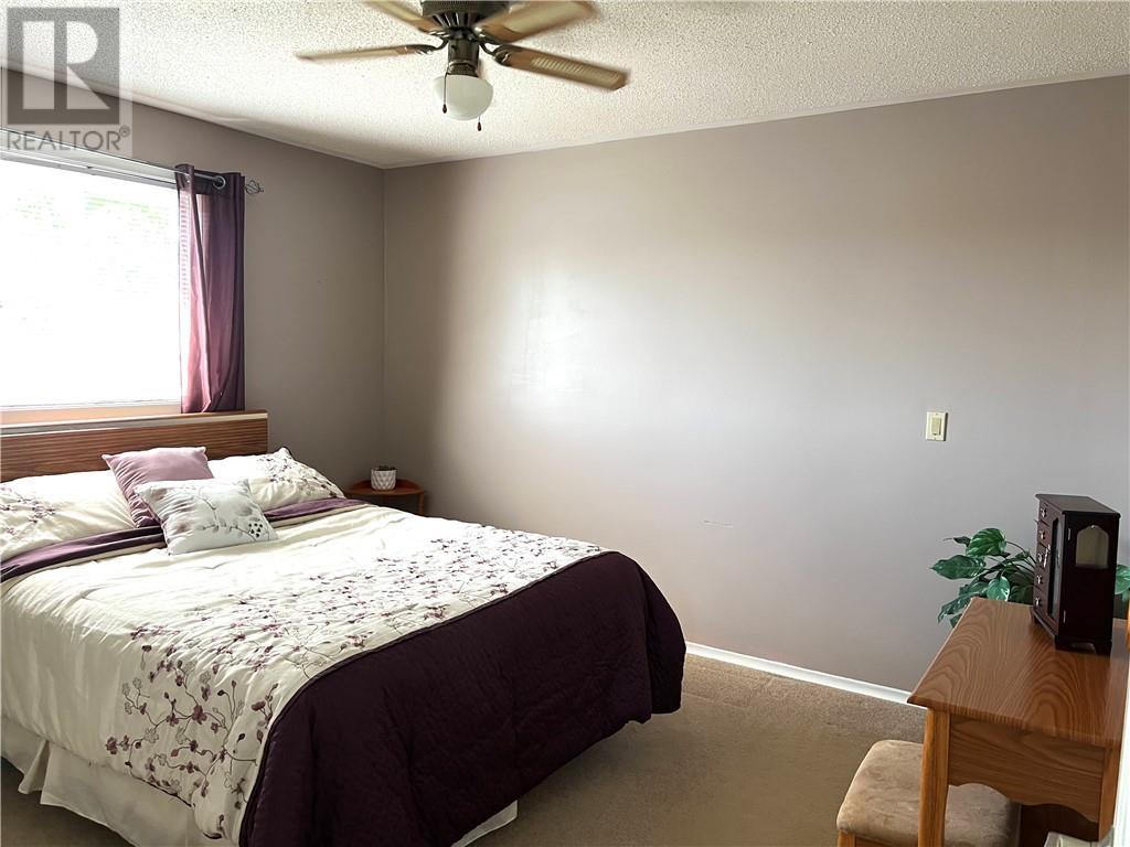 56 Rutland Avenue, Markstay-Warren, ON - Indoor Photo Showing Bedroom