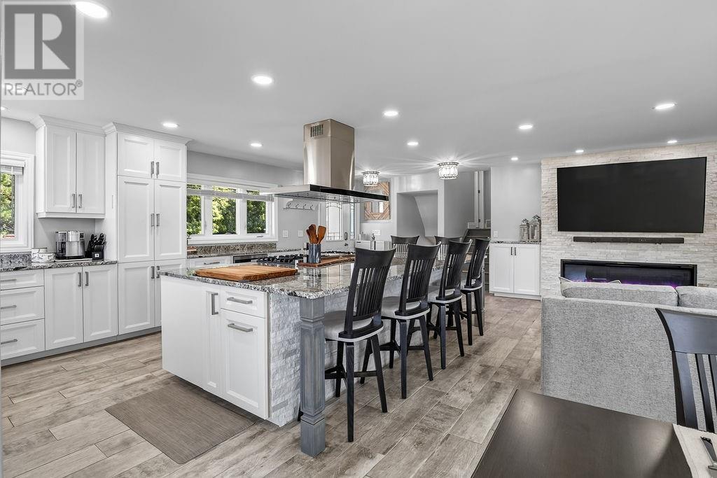 2815 Main Street, Blezard Valley, ON - Indoor Photo Showing Kitchen With Upgraded Kitchen