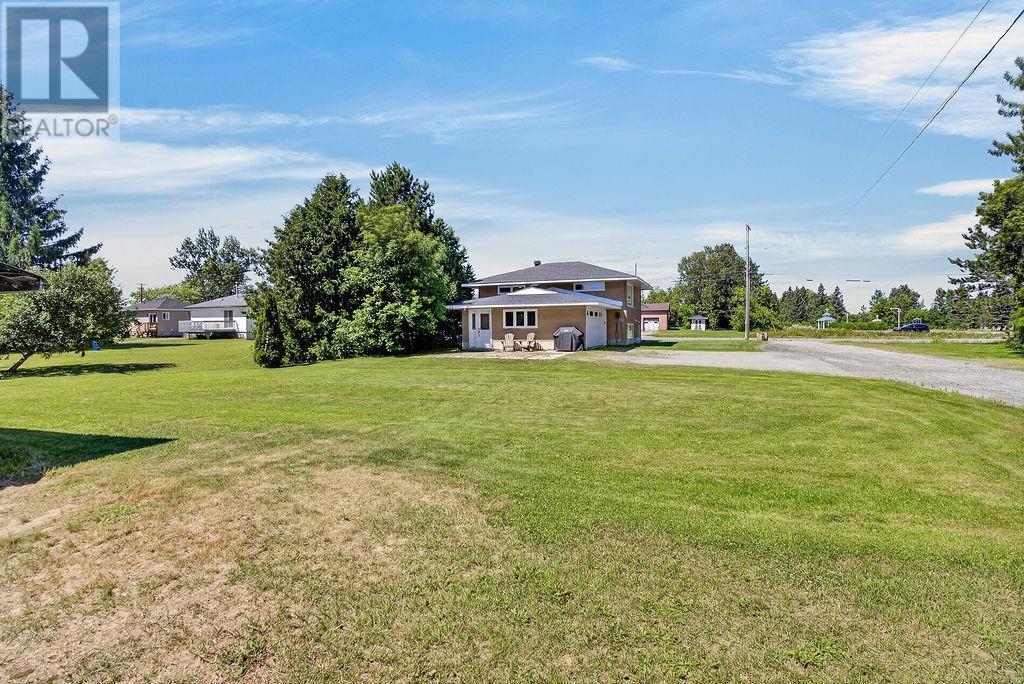 2815 Main Street, Blezard Valley, ON - Outdoor