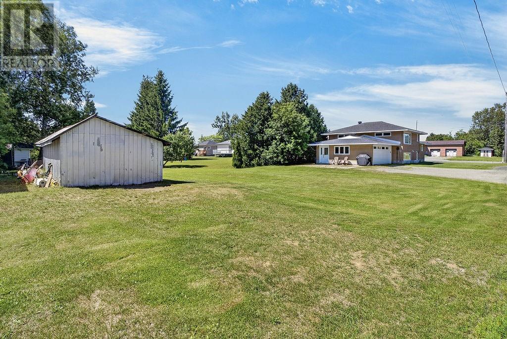 2815 Main Street, Blezard Valley, ON - Outdoor