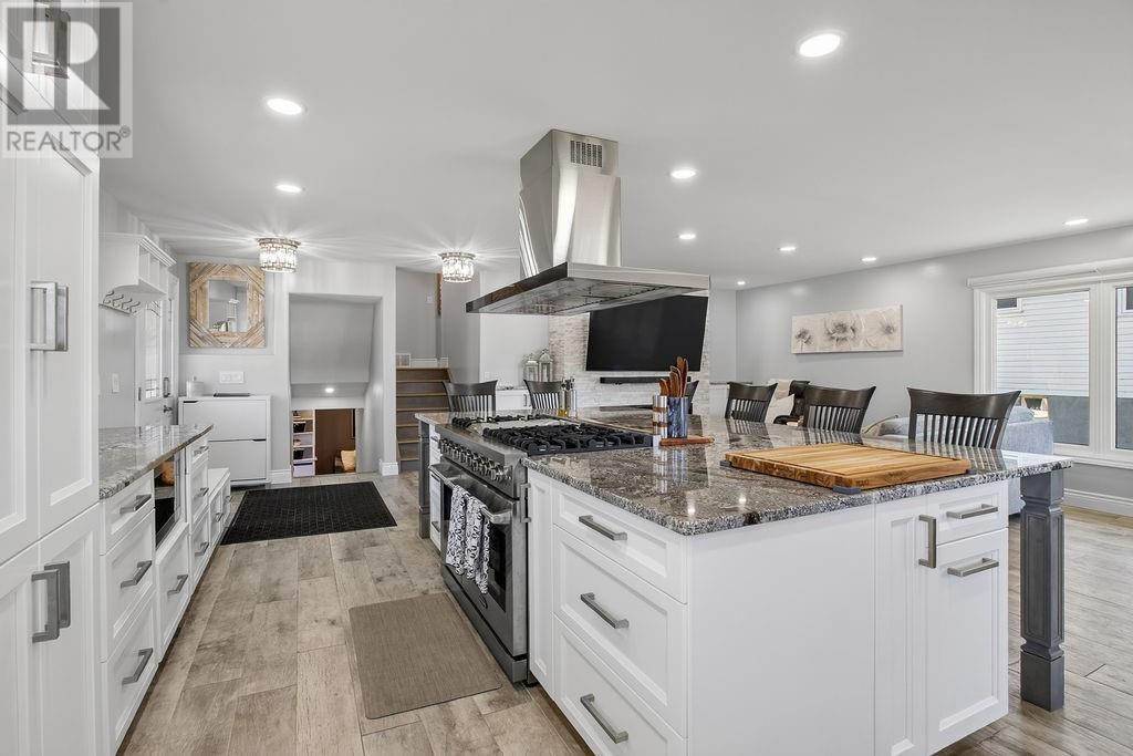 2815 Main Street, Blezard Valley, ON - Indoor Photo Showing Kitchen With Upgraded Kitchen