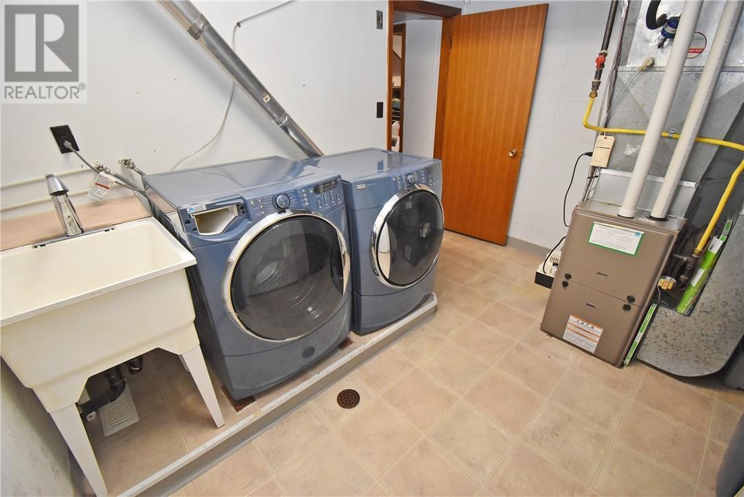 1066 Delwood Court, Sudbury, ON - Indoor Photo Showing Laundry Room