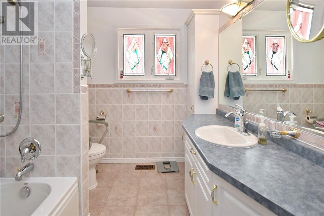1066 Delwood Court, Sudbury, ON - Indoor Photo Showing Bathroom