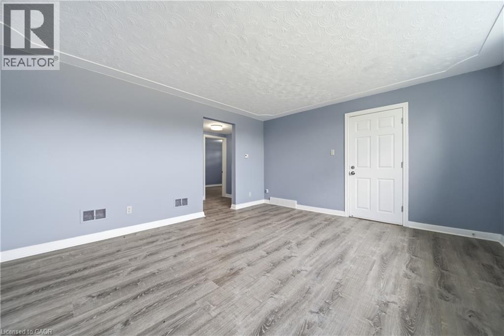 293 Highland Road E Unit# C, Kitchener, ON - Indoor Photo Showing Other Room