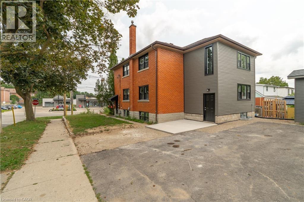 293 Highland Road E Unit# B, Kitchener, ON - Outdoor With Exterior