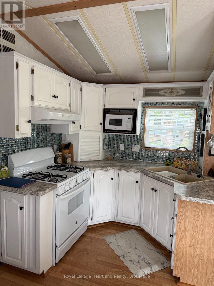 77719 Bluewater Hwy-45 Portside Highway, Central Huron (Goderich), ON - Indoor Photo Showing Kitchen With Double Sink