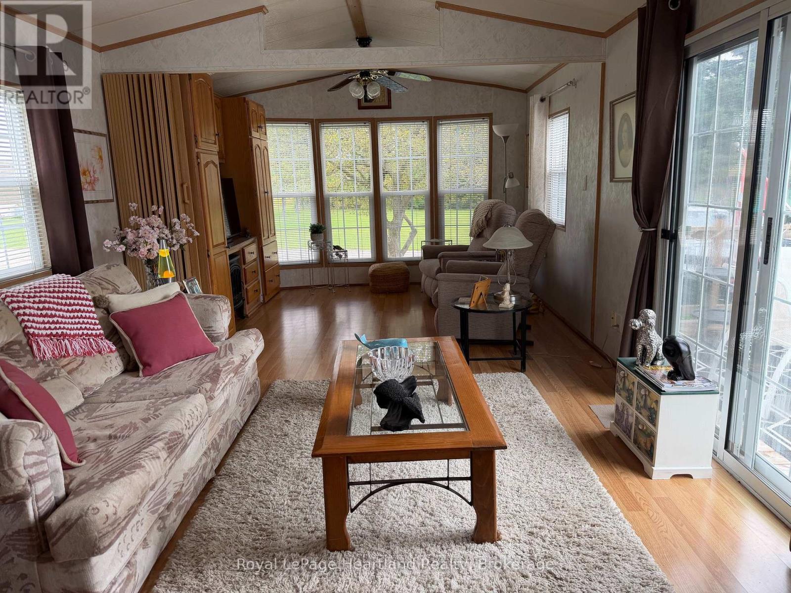 77719 Bluewater Hwy-45 Portside Highway, Central Huron (Goderich), ON - Indoor Photo Showing Living Room