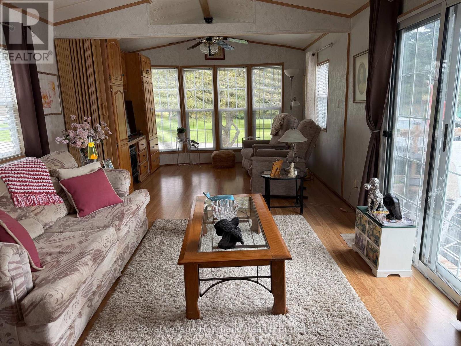 77719 Bluewater Hwy-45 Portside Highway, Central Huron (Goderich), ON - Indoor Photo Showing Living Room
