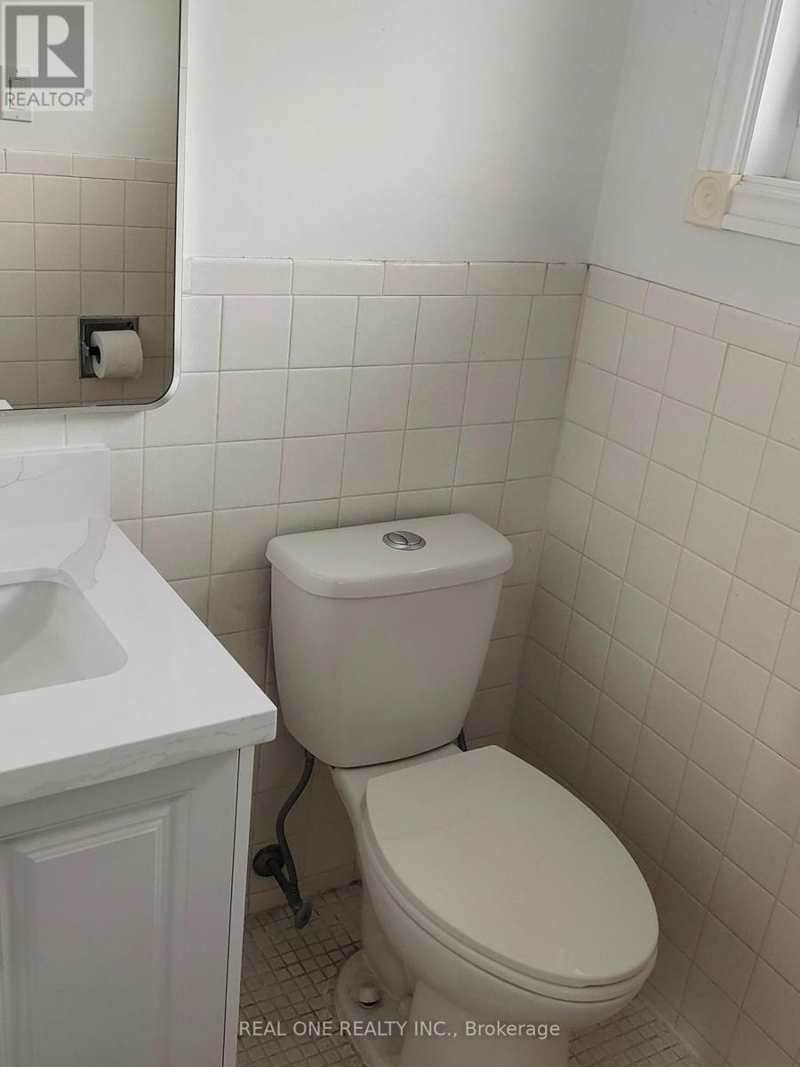 13 Mallaby Road, Toronto, ON - Indoor Photo Showing Bathroom