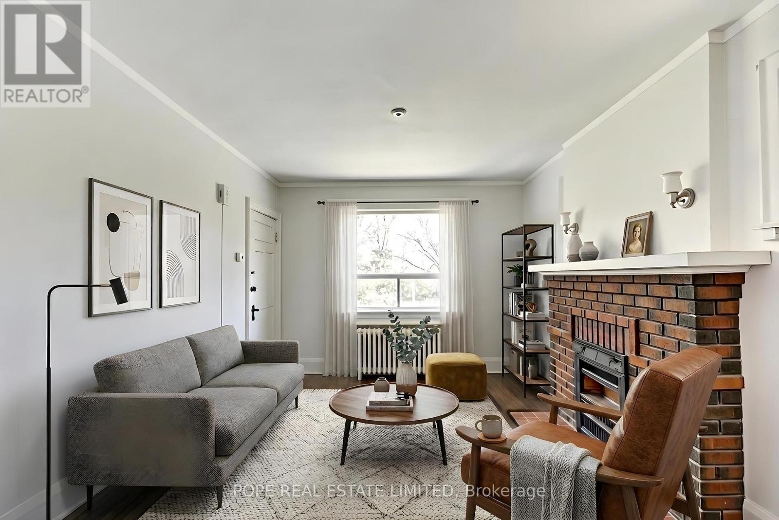 18 Edgewood Avenue, Toronto, ON - Indoor Photo Showing Living Room With Fireplace
