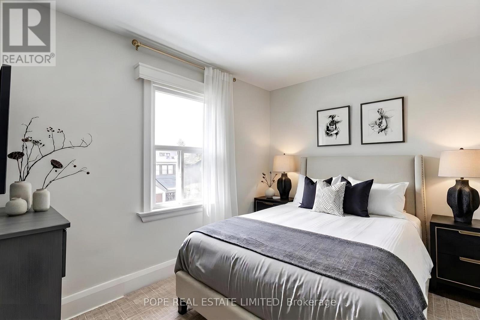 18 Edgewood Avenue, Toronto, ON - Indoor Photo Showing Bedroom