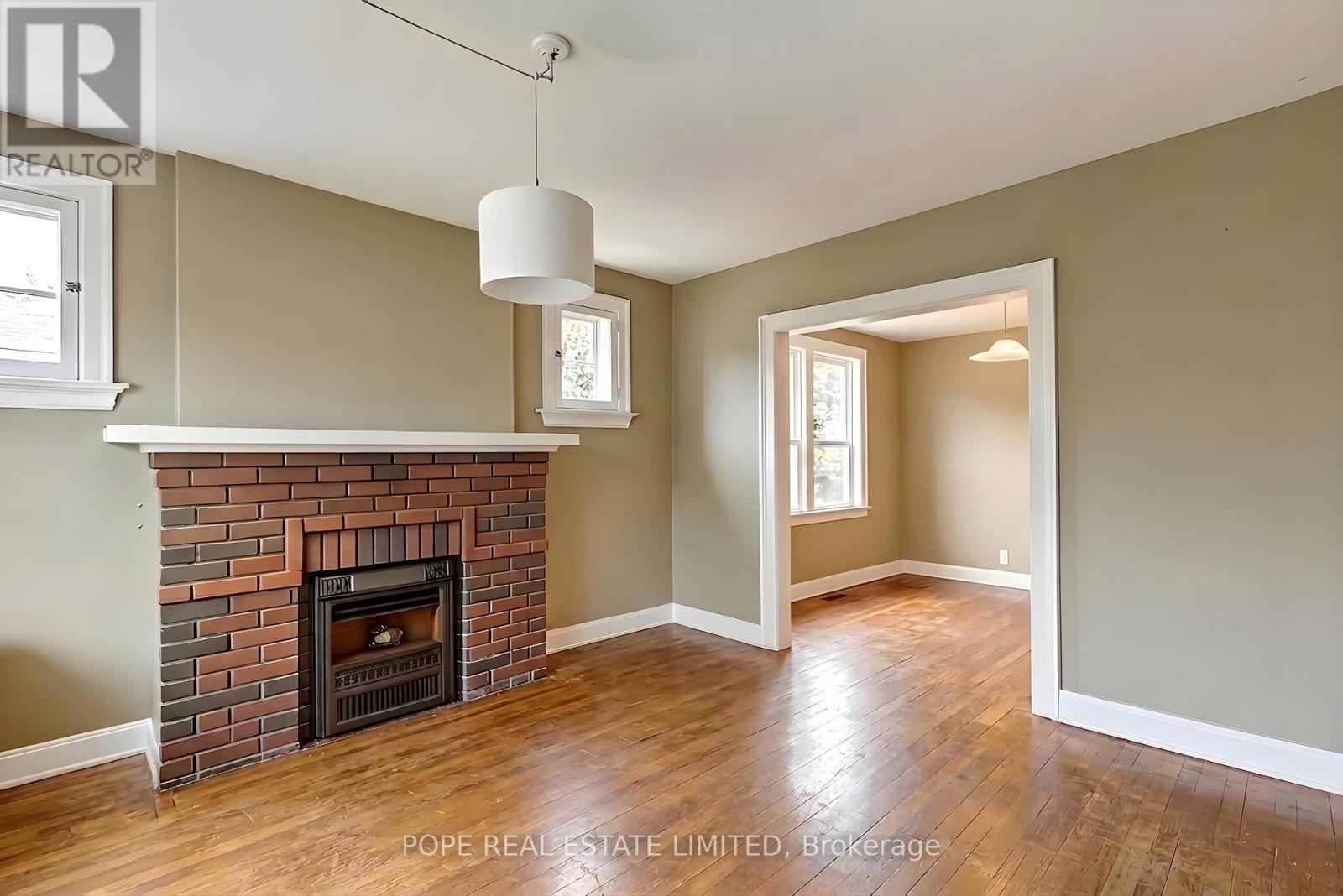 18 Edgewood Avenue, Toronto, ON - Indoor Photo Showing Living Room With Fireplace