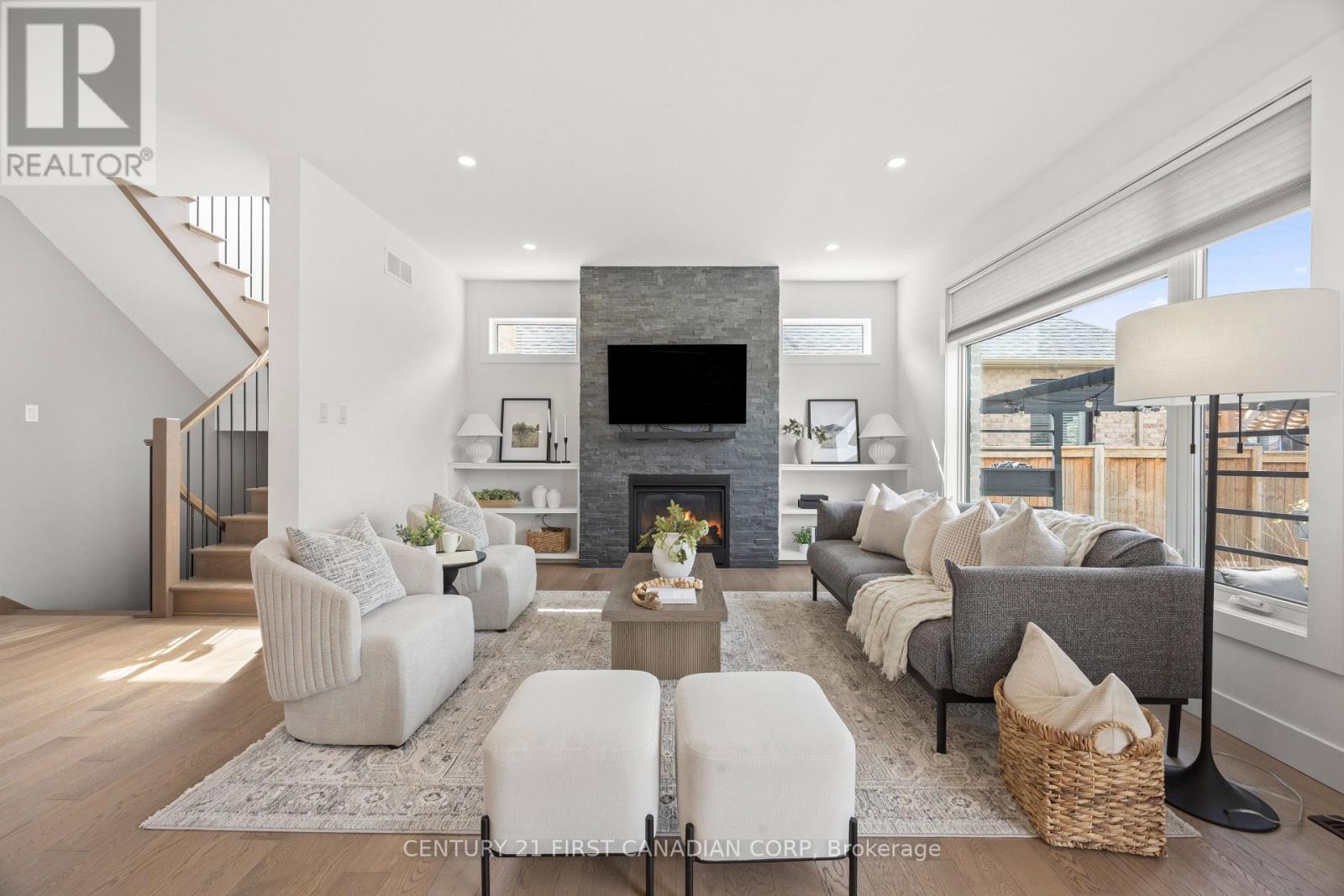 10 Beaty Lane, Zorra (Thamesford), ON - Indoor Photo Showing Living Room With Fireplace